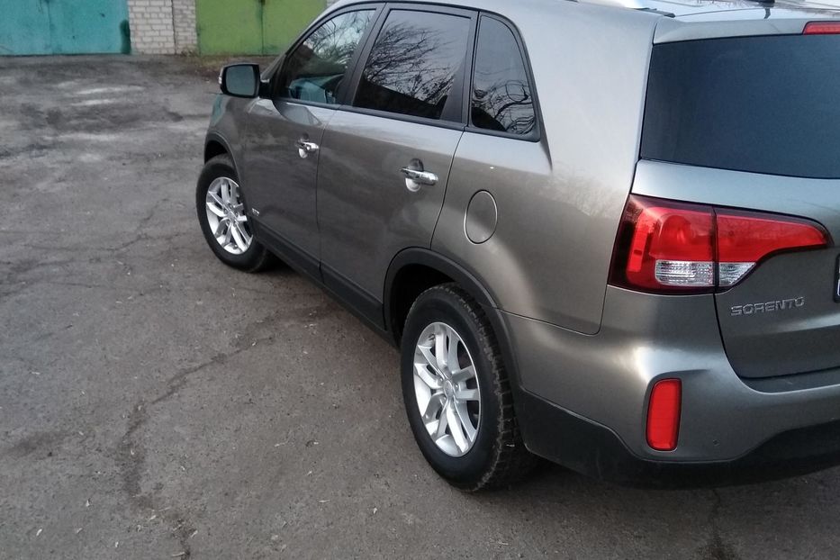 Продам Kia Sorento ВНЕДОРОЖНИК 2015 года в Донецке