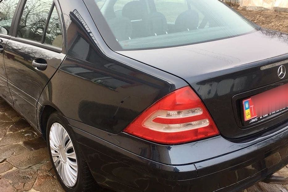 Продам Mercedes-Benz C-Class 2001 года в Киеве