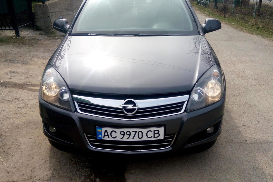 Продам Opel Astra H 2010 года в Ужгороде