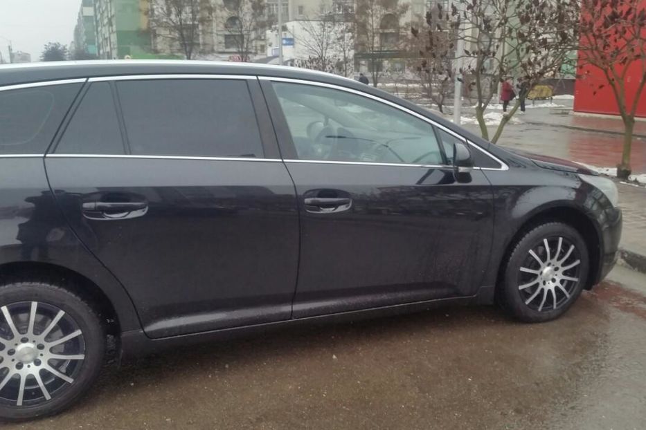 Продам Toyota Avensis 2010 года в г. Тростянец, Сумская область