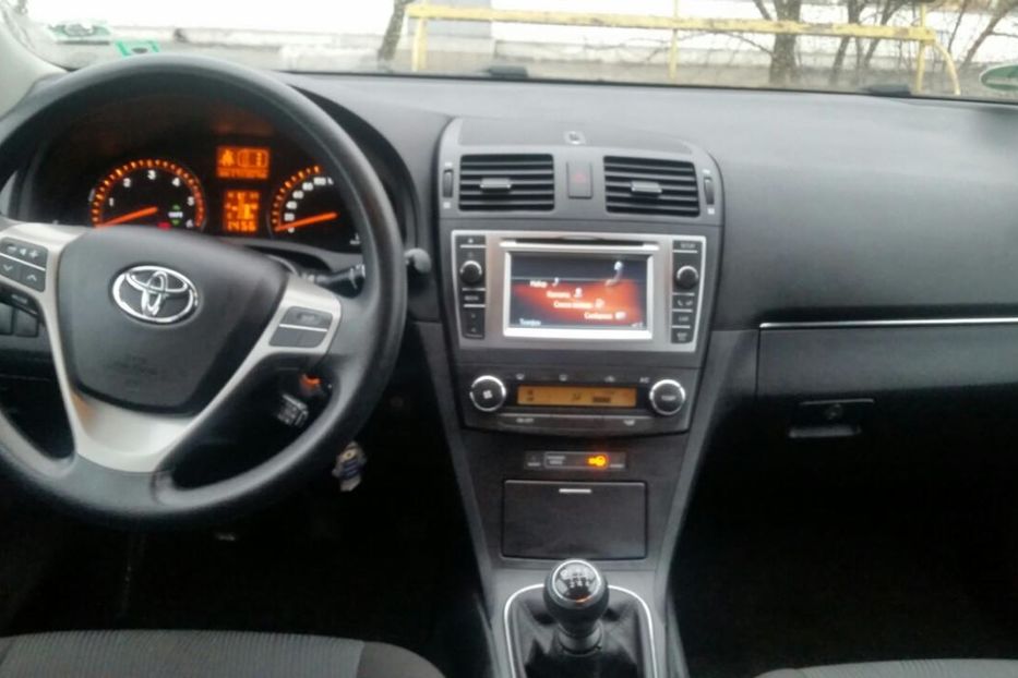 Продам Toyota Avensis 2010 года в г. Тростянец, Сумская область