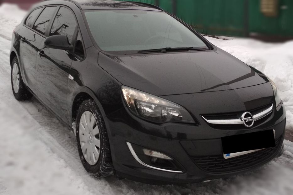 Продам Opel Astra J Sports Tourer 2013 года в Чернигове