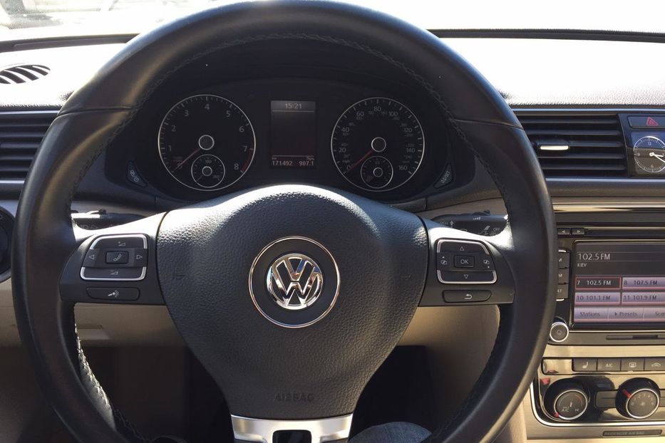 Продам Volkswagen Passat B7 SE 2014 года в Киеве