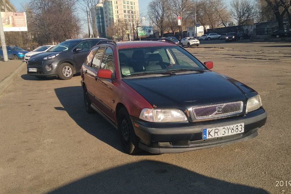 Продам Volvo V40 1998 года в Киеве
