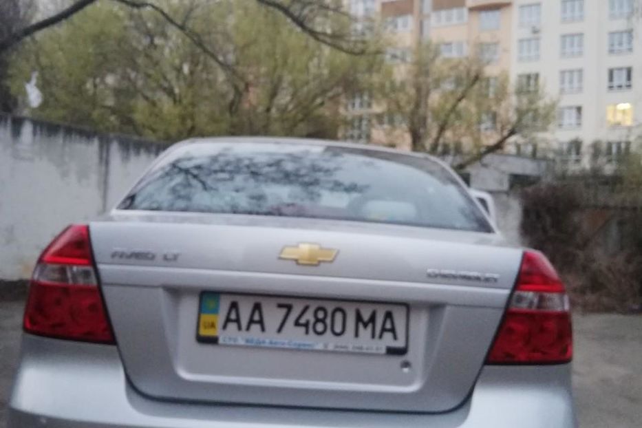 Продам Chevrolet Aveo LT 2011 года в Киеве