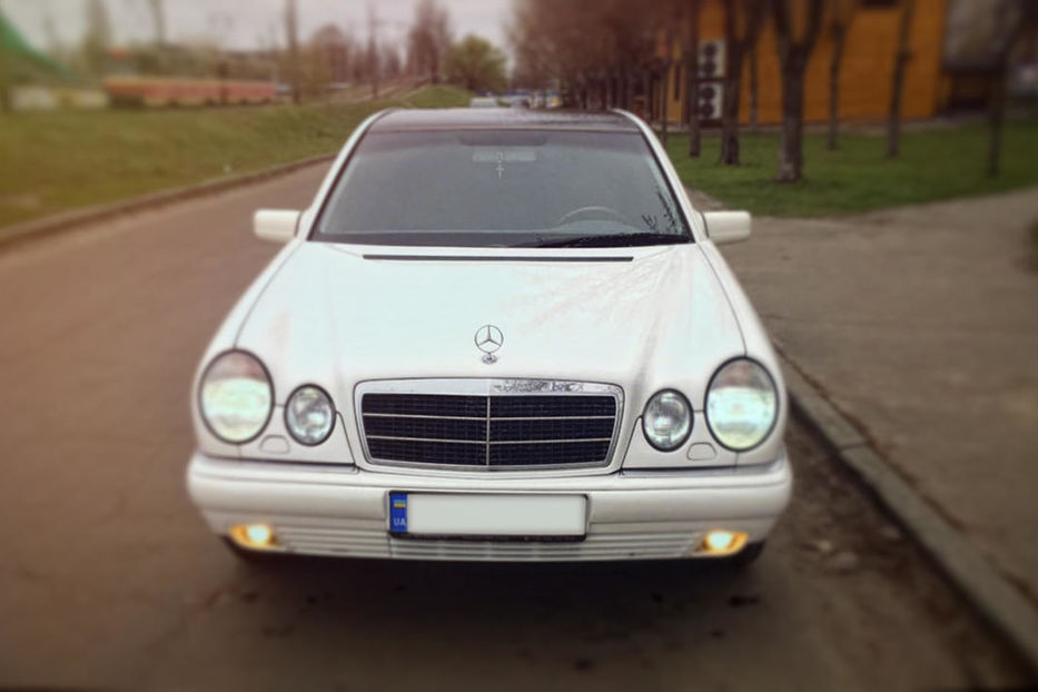 Продам Mercedes-Benz E-Class W210 1999 года в Киеве