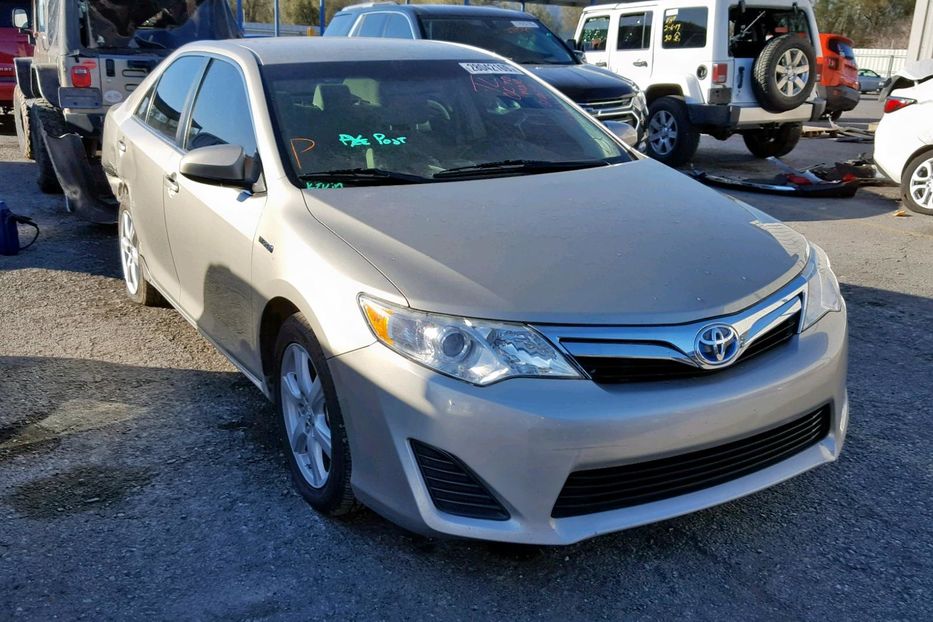 Продам Toyota Camry HYBRID 2014 года в Виннице