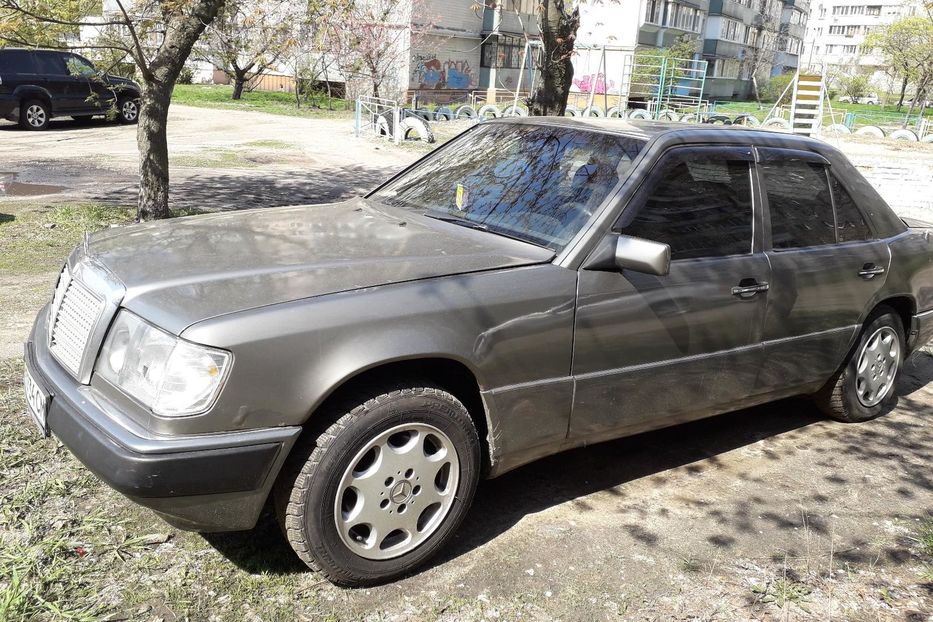 Продам Mercedes-Benz 230 1992 года в Киеве