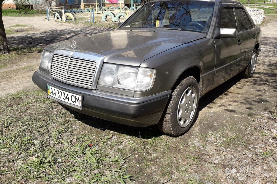Продам Mercedes-Benz 230 1992 года в Киеве