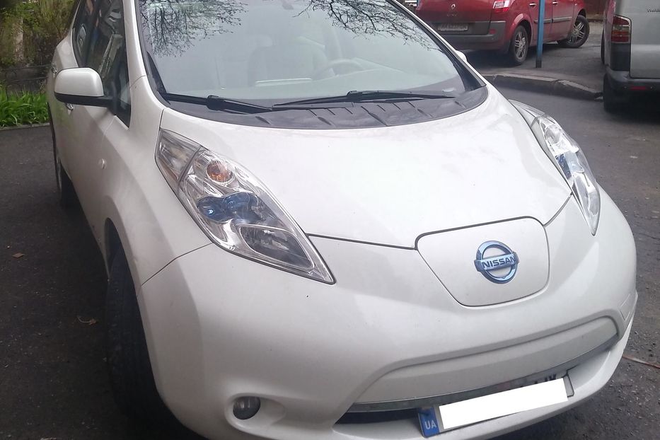 Продам Nissan Leaf SV 2013 года в Киеве