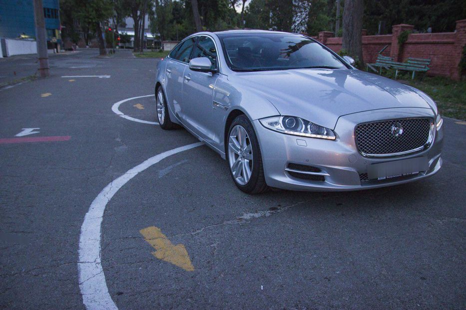 Продам Jaguar XJ Portfolio  2014 года в Киеве