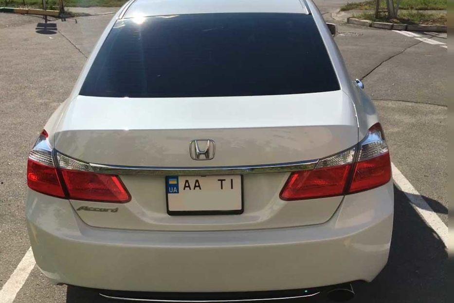 Продам Honda Accord EX 2013 года в Киеве