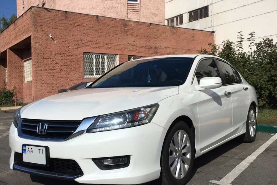 Продам Honda Accord EX 2013 года в Киеве