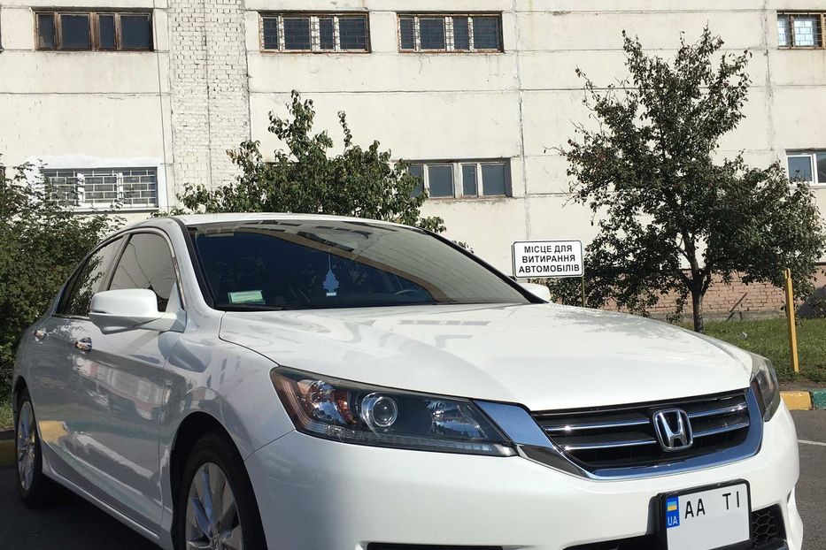 Продам Honda Accord EX 2013 года в Киеве