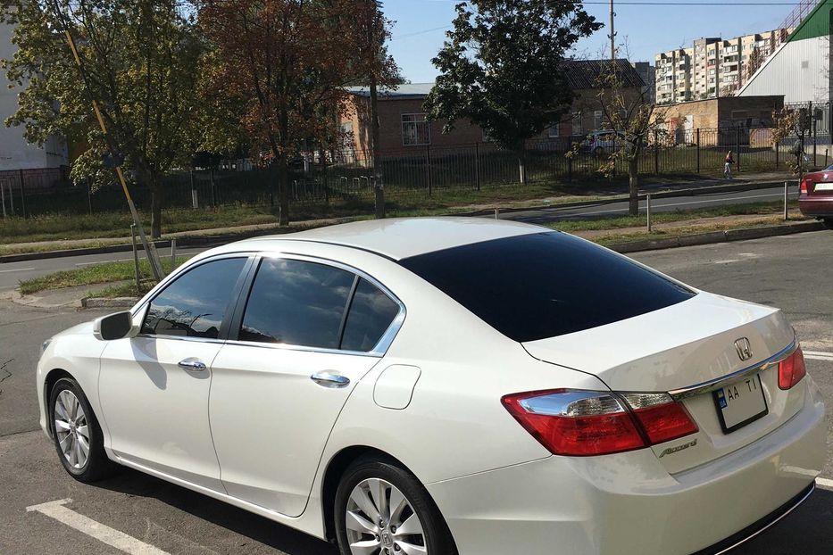 Продам Honda Accord EX 2013 года в Киеве