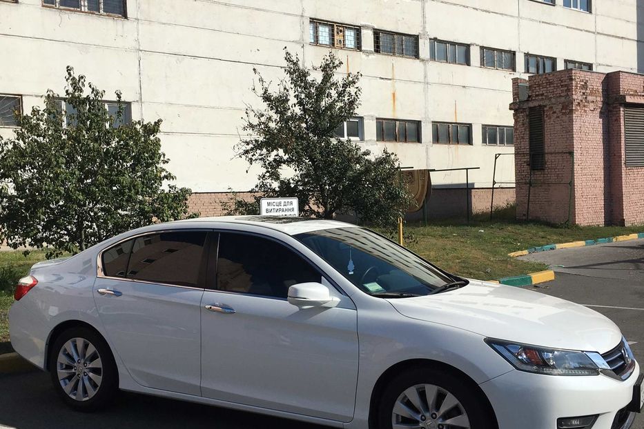 Продам Honda Accord EX 2013 года в Киеве