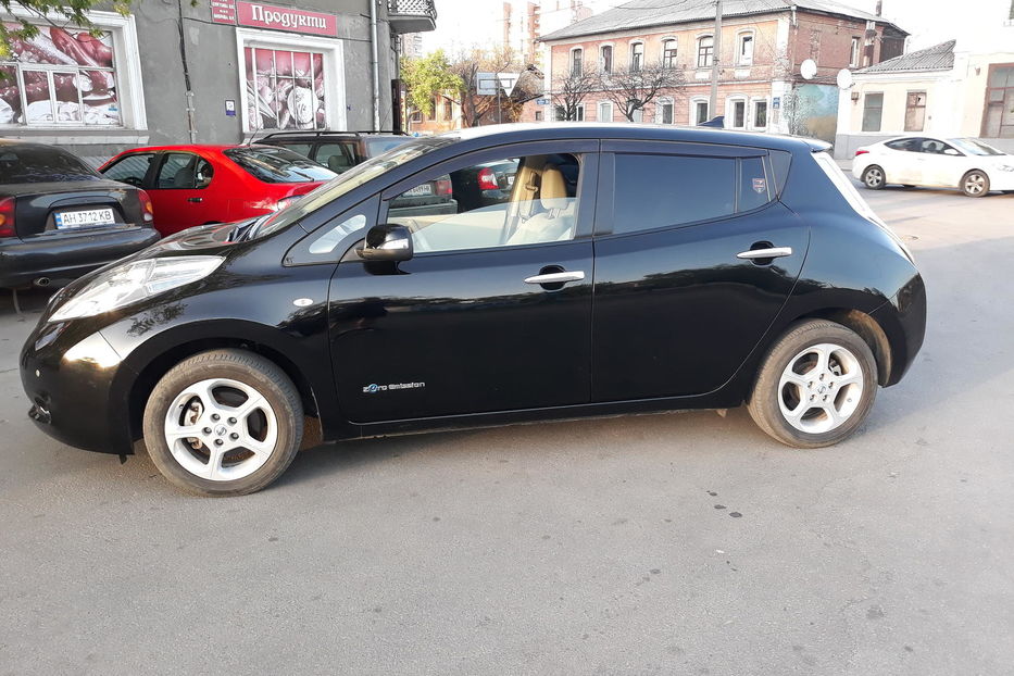 Продам Nissan Leaf 2012 года в Харькове