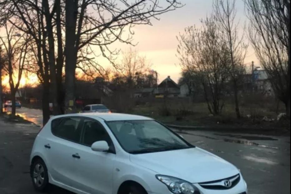 Продам Hyundai i30  2011 года в Киеве