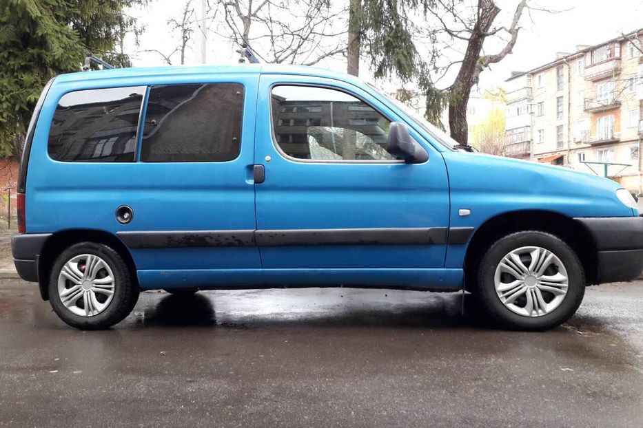 Продам Peugeot Partner груз. 2000 года в Ровно