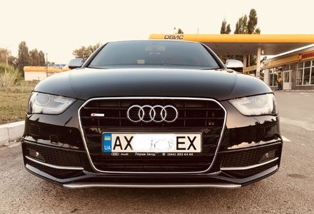 Продам Audi A4 S line    Официал  2012 года в Харькове