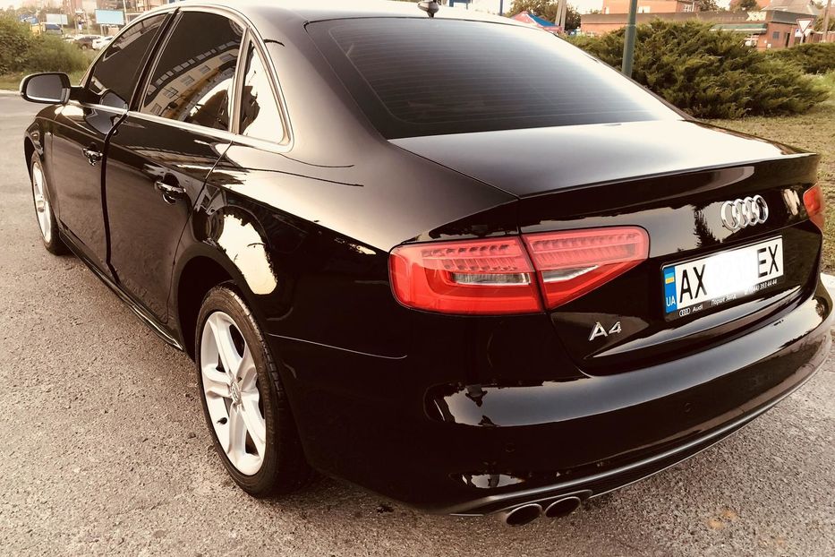 Продам Audi A4 S line    Официал  2012 года в Харькове