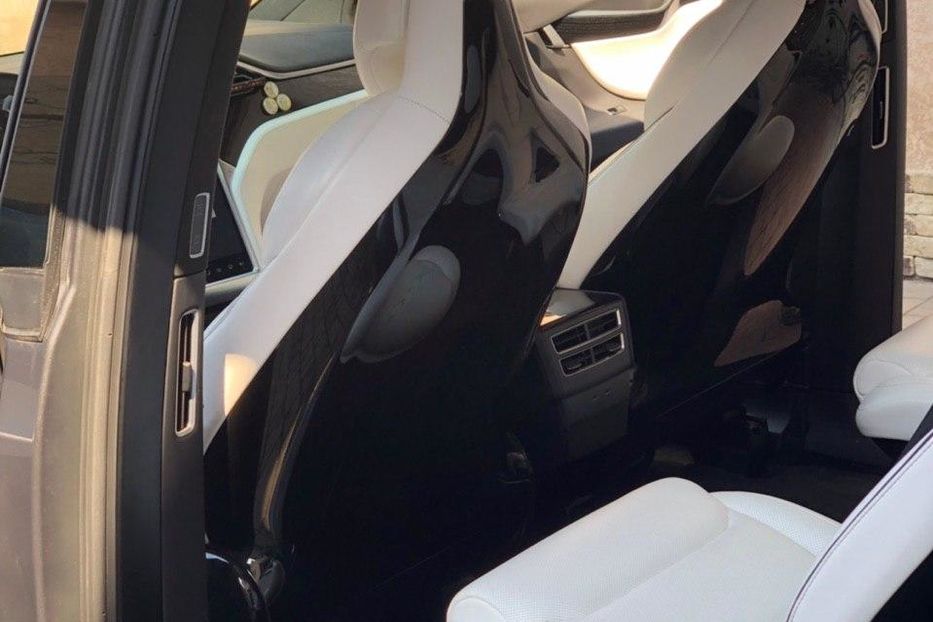 Продам Tesla Model X Х 2016 года в Ужгороде