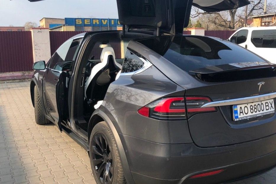 Продам Tesla Model X Х 2016 года в Ужгороде