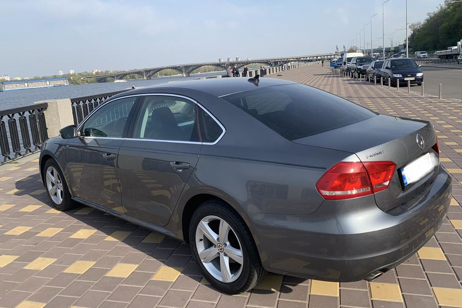 Продам Volkswagen Passat B7 SE 2013 года в Киеве