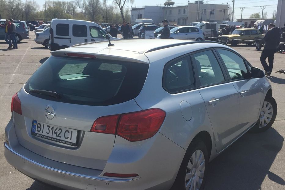 Продам Opel Astra J 2014 года в г. Кременчуг, Полтавская область