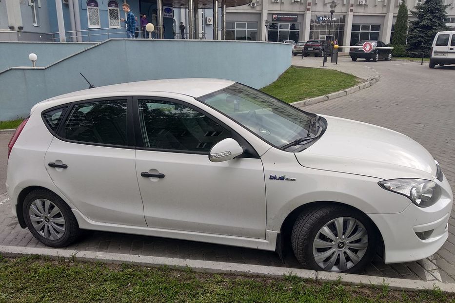 Продам Hyundai i30  2011 года в Сумах