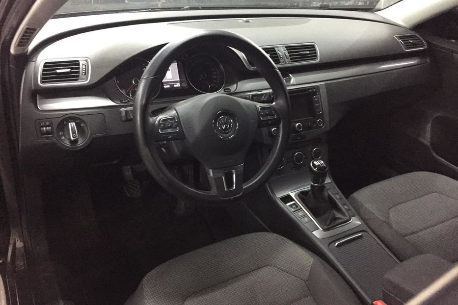 Продам Volkswagen Passat B7 Угиверсал 2013 года в Днепре