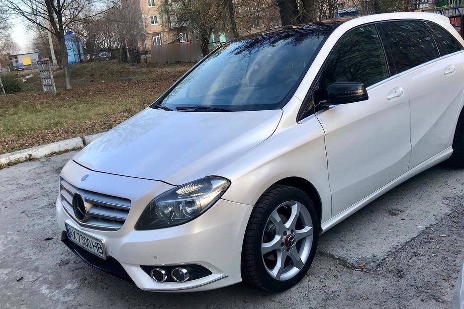 Продам Mercedes-Benz B 180 2013 года в Харькове