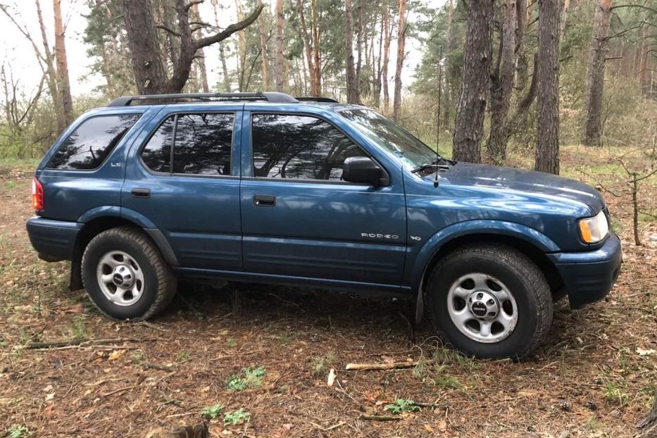 Продам Isuzu Rodeo LS 2001 года в Киеве