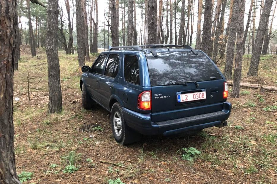 Продам Isuzu Rodeo LS 2001 года в Киеве