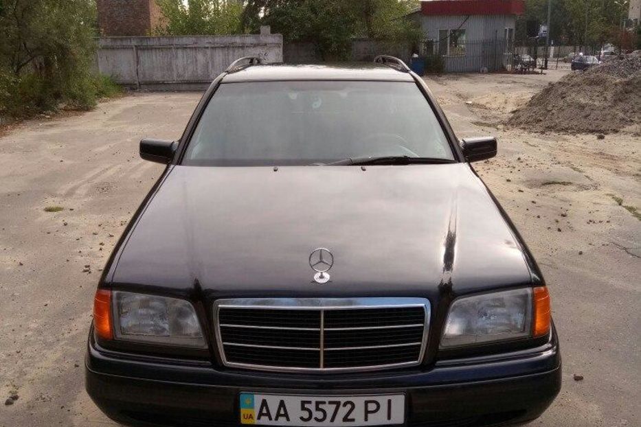 Продам Mercedes-Benz C-Class 2000 года в Киеве