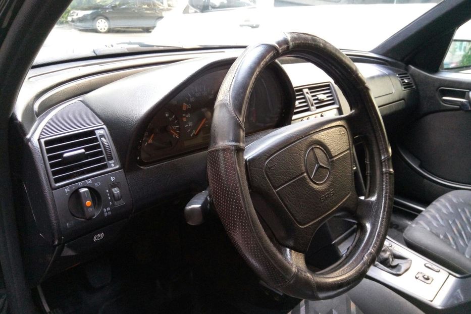 Продам Mercedes-Benz C-Class 2000 года в Киеве