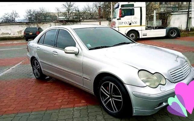 Продам Mercedes-Benz 220 2001 года в Ужгороде