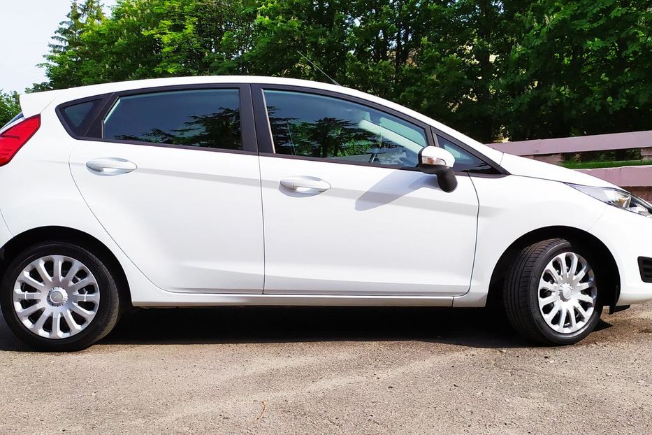 Продам Ford Fiesta EcoBoost 2015 года в г. Каменское, Днепропетровская область