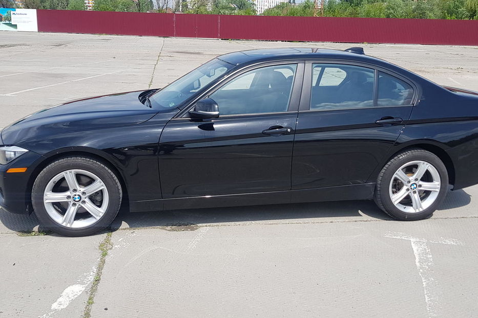 Продам BMW 320 2013 года в Харькове