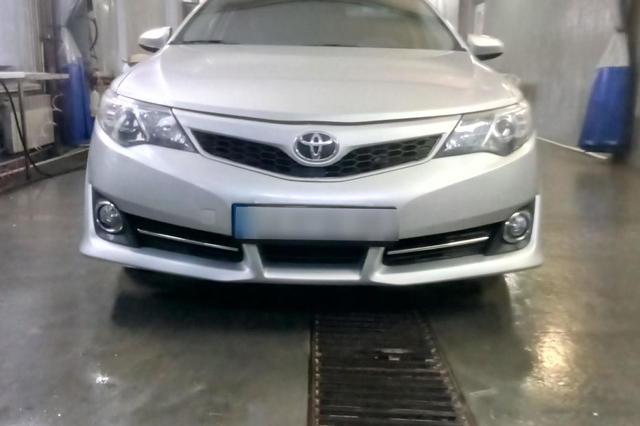 Продам Toyota Camry SE 2013 года в Киеве