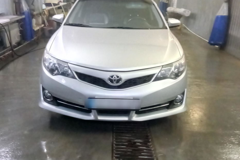 Продам Toyota Camry SE 2013 года в Киеве