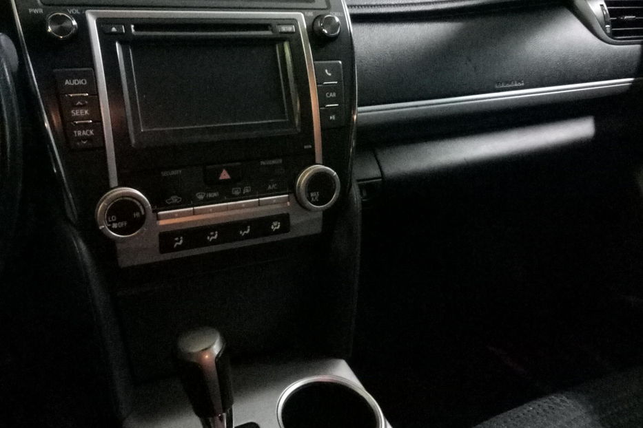 Продам Toyota Camry SE 2013 года в Киеве