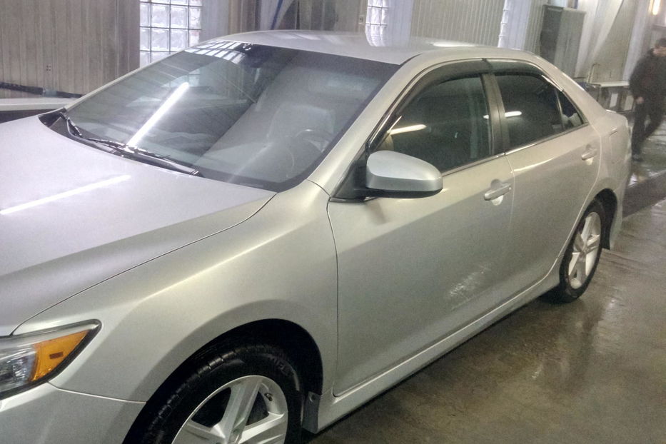 Продам Toyota Camry SE 2013 года в Киеве