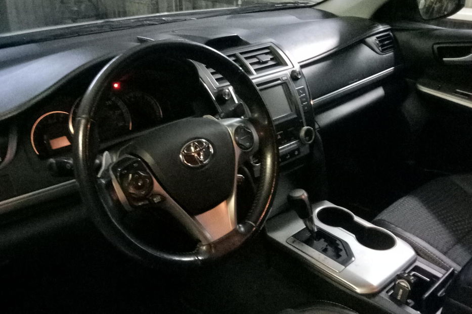 Продам Toyota Camry SE 2013 года в Киеве
