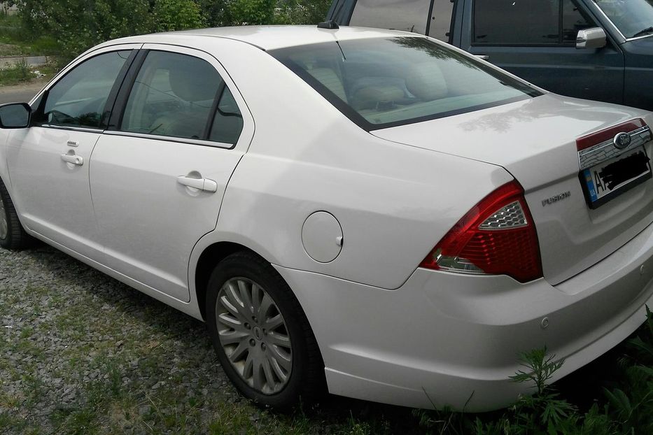 Продам Ford Fusion HYBRID 2.5 SEL на газу 2011 года в Киеве