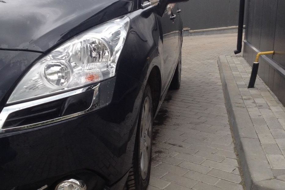 Продам Peugeot 5008 2011 года в Тернополе