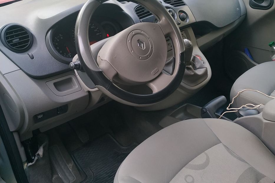 Продам Renault Kangoo пасс. 2009 года в Киеве