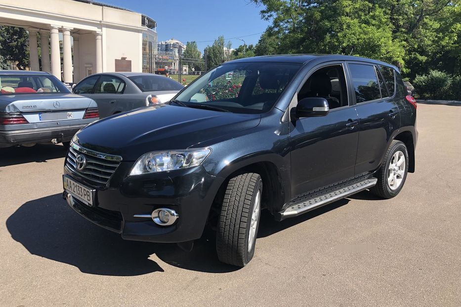 Продам Toyota Rav 4 2011 года в Одессе