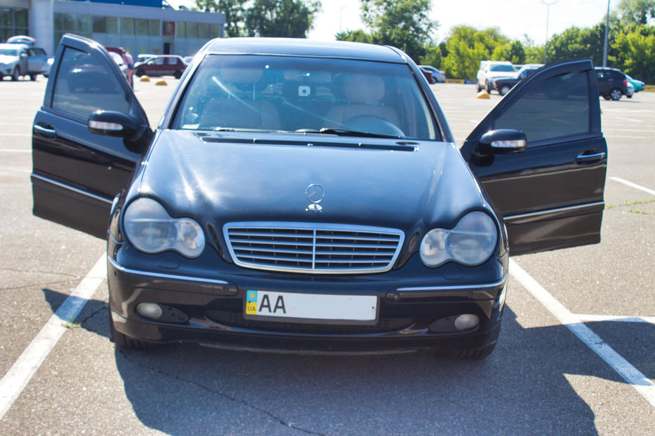 Продам Mercedes-Benz C-Class C200 Compressor АТОМАТ + ГАЗ 2001 года в Киеве