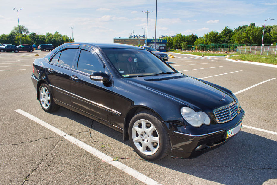 Продам Mercedes-Benz C-Class C200 Compressor АТОМАТ + ГАЗ 2001 года в Киеве